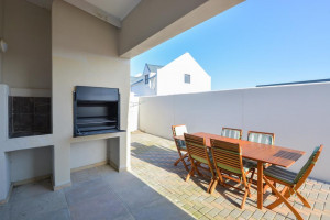  Vacation Hub International | Hermanus Longboat Sea Cottage Main