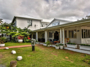  Vacation Hub International | The George Hotel Main