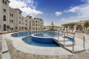  Vacation Hub International | Ezdan Palace Hotel Main