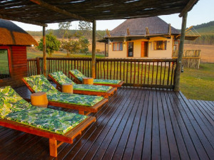  Vacation Hub International | Paradise Falls Main