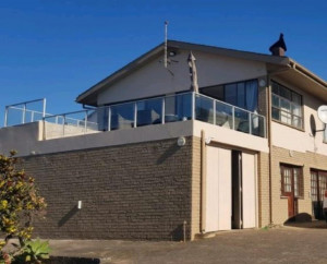  Vacation Hub International | Leisure Bay Beach House Main