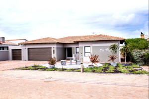  Vacation Hub International | La Vie Main
