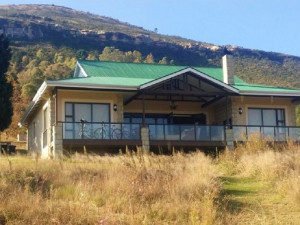  Vacation Hub International | Clarens Mansions Main