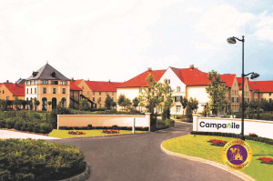 Vacation Hub International | Hotel Campanile Val De France Main