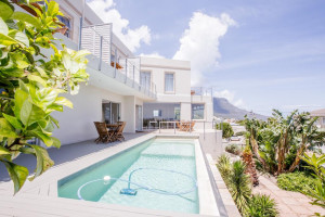  Vacation Hub International | Finchley Guesthouse Main