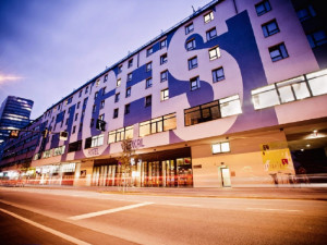  Vacation Hub International | Zeitgeist Vienna Hauptbahnhof Main