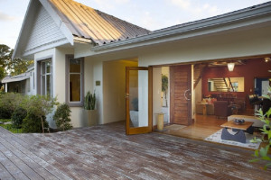  Vacation Hub International | Tides End Manor House Main