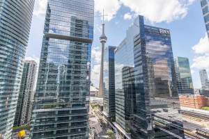  Vacation Hub International | Simply Comfort. Maple Leaf Square Main
