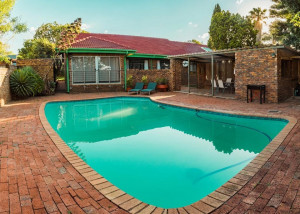  Vacation Hub International | Spacious Menlyn Maine Villa Main