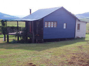  Vacation Hub International | The Tin Shack - Underberg Main