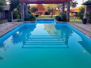  Vacation Hub International | El Rancho Grande Main