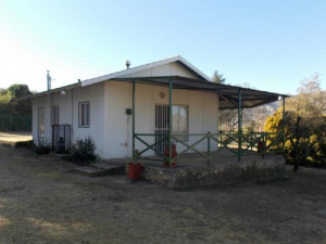  Vacation Hub International | Clarens Accommodation Bookings - Feathers THe Robin's Nest Main