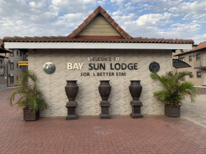  Vacation Hub International | Bay Sun Lodge Main