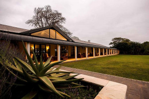  Vacation Hub International | Hotel Olivewood Main