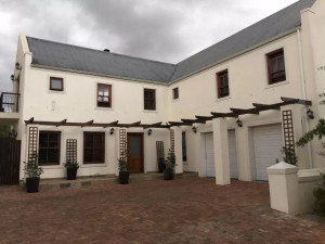 Vacation Hub International | De Zalze Luxury Lodge Main