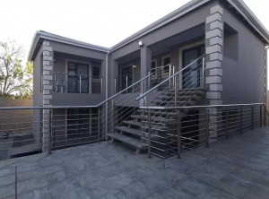 Vacation Hub International | Lucolo Palace B&B - Mthatha Main