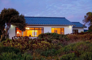  Vacation Hub International | The Beach House Main