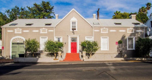  Vacation Hub International | Nantes-vue Main