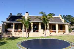  Vacation Hub International | Oudebosch Mountain Escape Main