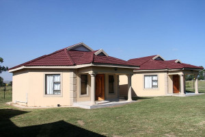  Vacation Hub International | Black Horses Lodge & Conferencing Main