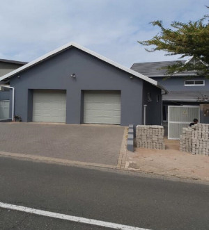  Vacation Hub International | Seaside Retreat- Main House Main