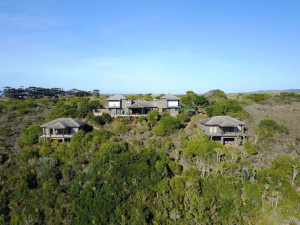  Vacation Hub International | River Cottage Main