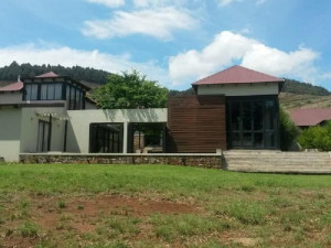  Vacation Hub International | Upwood Guesthouse Collection Main