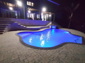  Vacation Hub International | Seaside Retreat- Main House Main