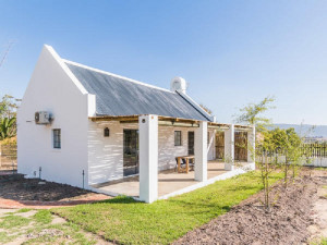  Vacation Hub International | Druk-My-Niet Olive Cottage Main