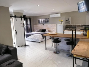  Vacation Hub International | Villa Mariss Main