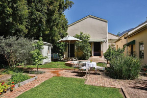  Vacation Hub International | Via's Guesthouse Main