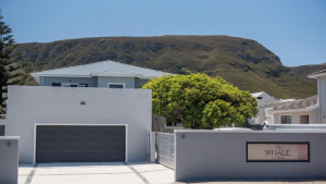  Vacation Hub International | The Whale on Main B&B Main