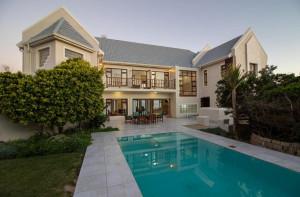  Vacation Hub International | The View Main