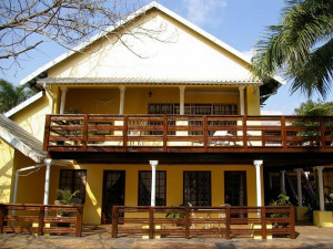  Vacation Hub International | Leopard Tree Lodge (Old Lalapanzi GH) Main