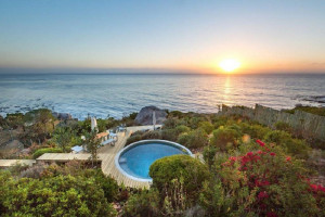  Vacation Hub International | Watercolours Studios Main