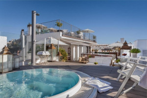  Vacation Hub International | HOTEL AMADEUS Main