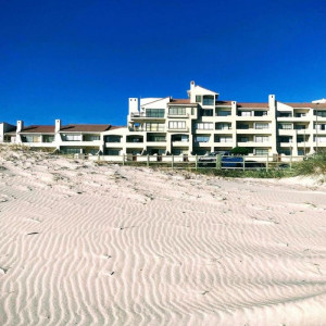  Vacation Hub International | Beach Daze Main