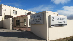  Vacation Hub International | 2 ON TIMBER Main