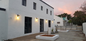  Vacation Hub International | Hayburg House Main
