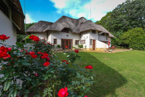  Vacation Hub International | Sibsons House Main