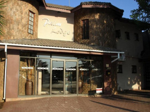  Vacation Hub International | Rustenburg Palm Lodge Main