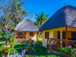  Vacation Hub International | Vilancool Beach Resort Main
