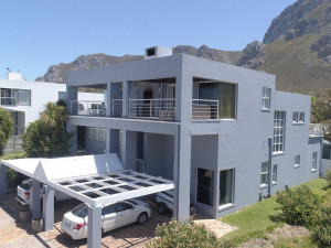  Vacation Hub International | Akwa House Main
