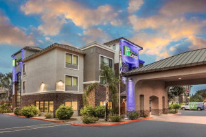  Vacation Hub International | Sleep Inn & Suites Tempe ASU Campus Main