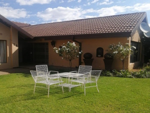  Vacation Hub International | BUTRIN GUEST HOUSE Main