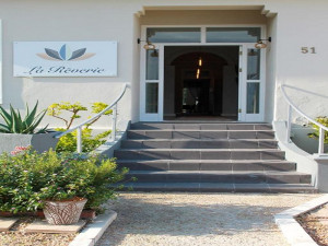  Vacation Hub International | LA RÉVERIE Main