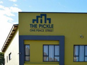  Vacation Hub International | The Pickle Residence Main