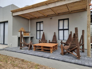  Vacation Hub International | Rustic Hill Main
