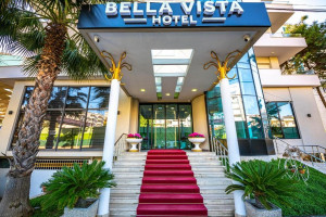  Vacation Hub International | Hotel Bella Vista Main