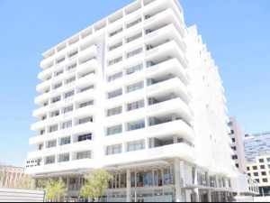  Vacation Hub International | Urban Oasis Apartments at Freedom Plaza Main